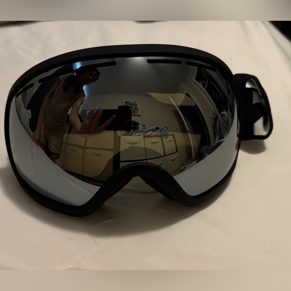 ski goggles